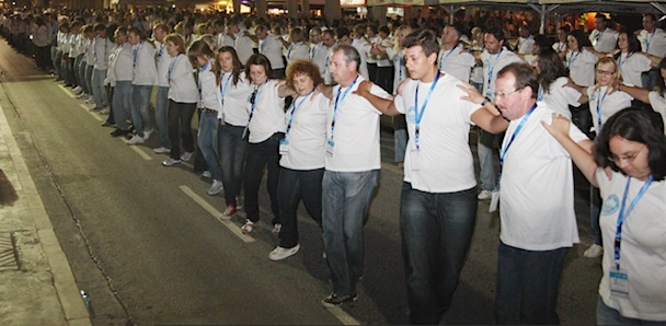 The City of Volos Sets Guinness Record for largest sirtaki dance