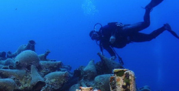 Greek archaeological diving parks