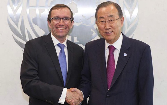 Secretary-General Ban Ki-moon (right) meets with Espen Barth Eide, his Special Adviser on Cyprus. UN 