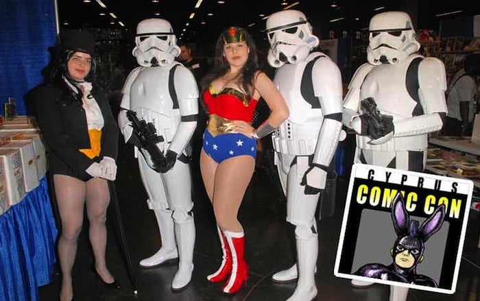 Jacquelyn D. Crinnion and costumed attendees at the Wizard World