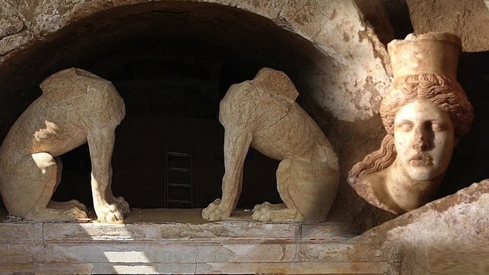 Missing-Head-of-Amphipolis-Discovered1