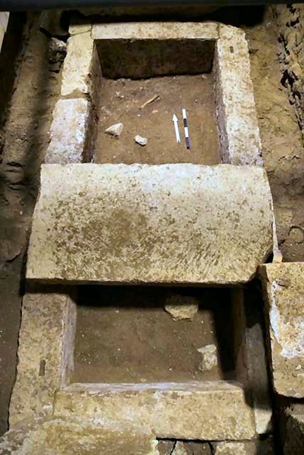 Figure 1. The cist grave at Amphipolis during removal of the sand fill