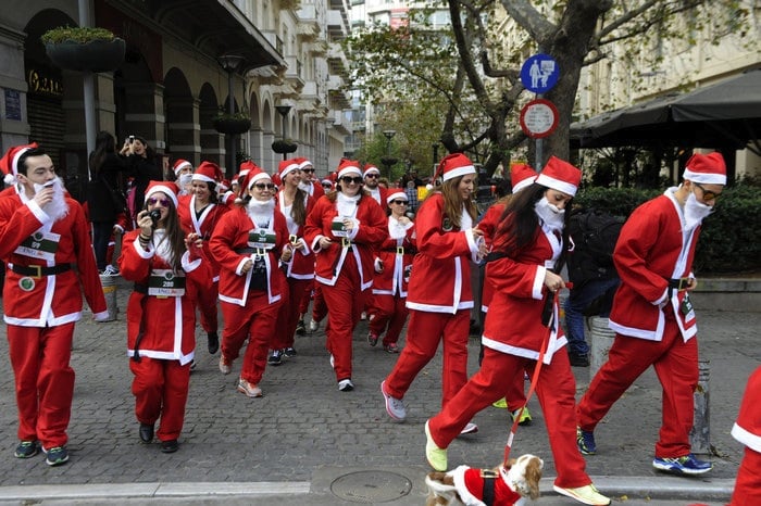 Santas Run for Athens