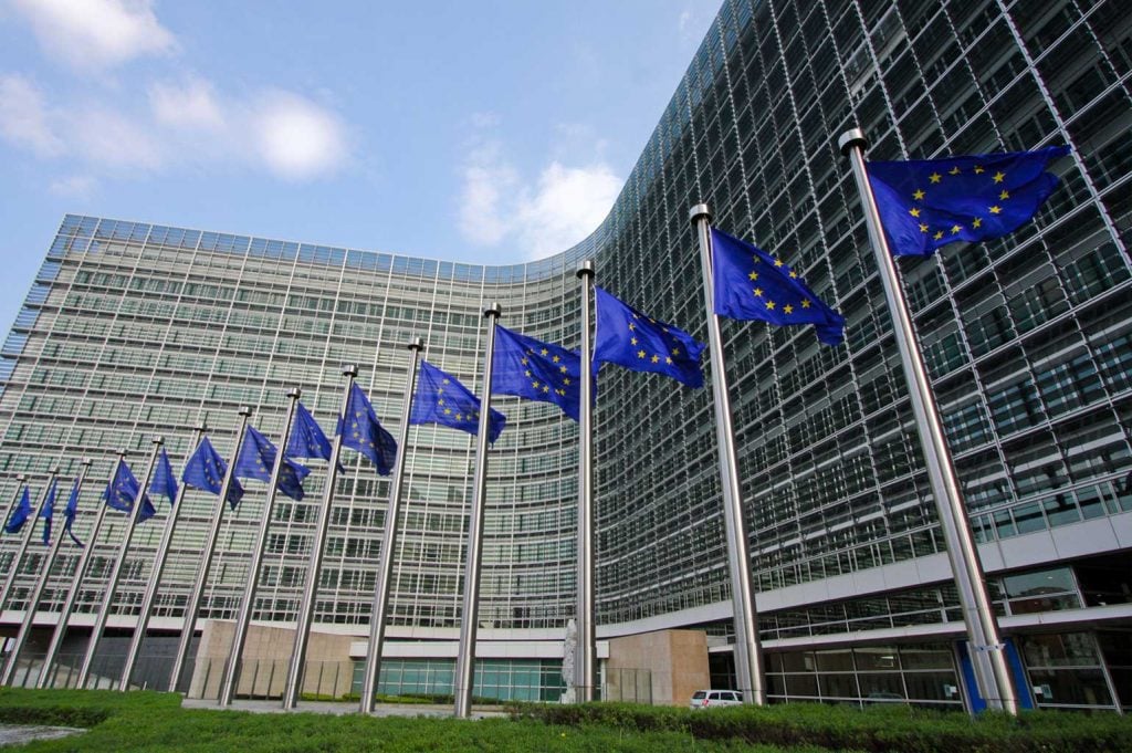 european-commission-flags_1