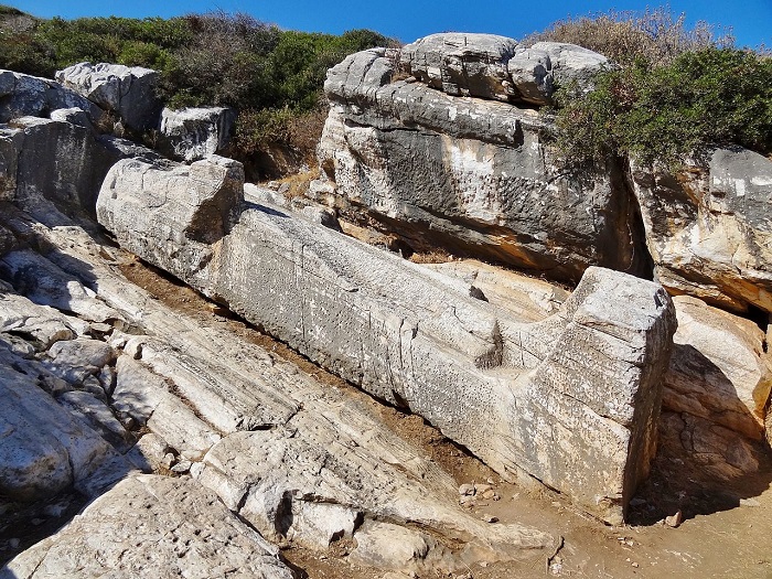 Naxos giant kouros statue
