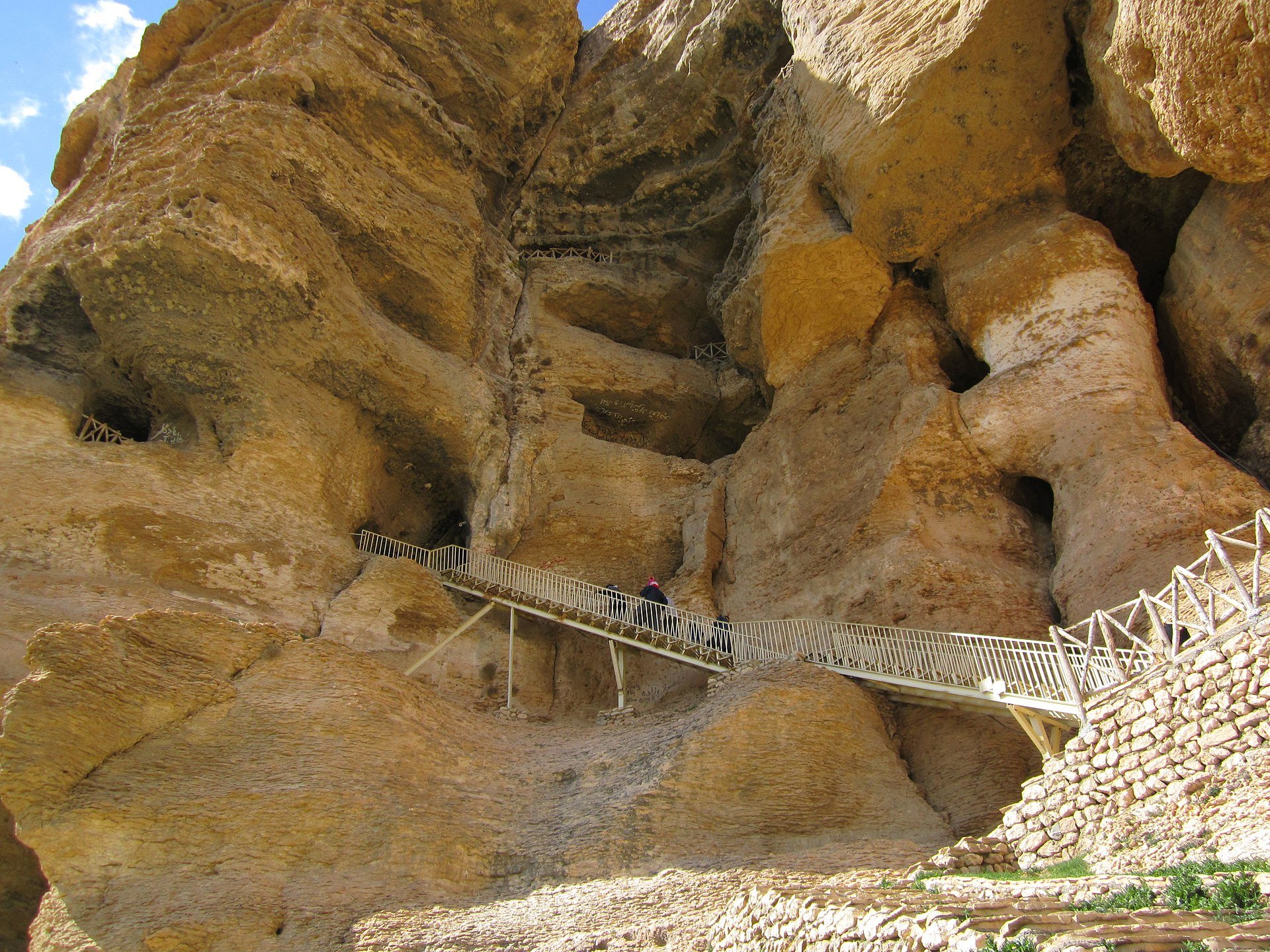 Karaftu Caves