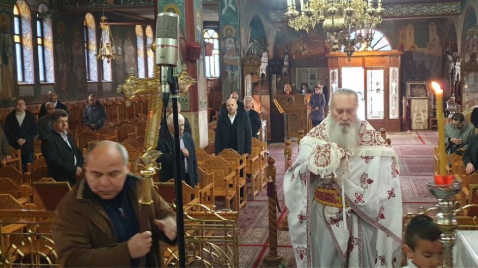 Greek Faithful Defy Coronovirus Scare to Attend Church