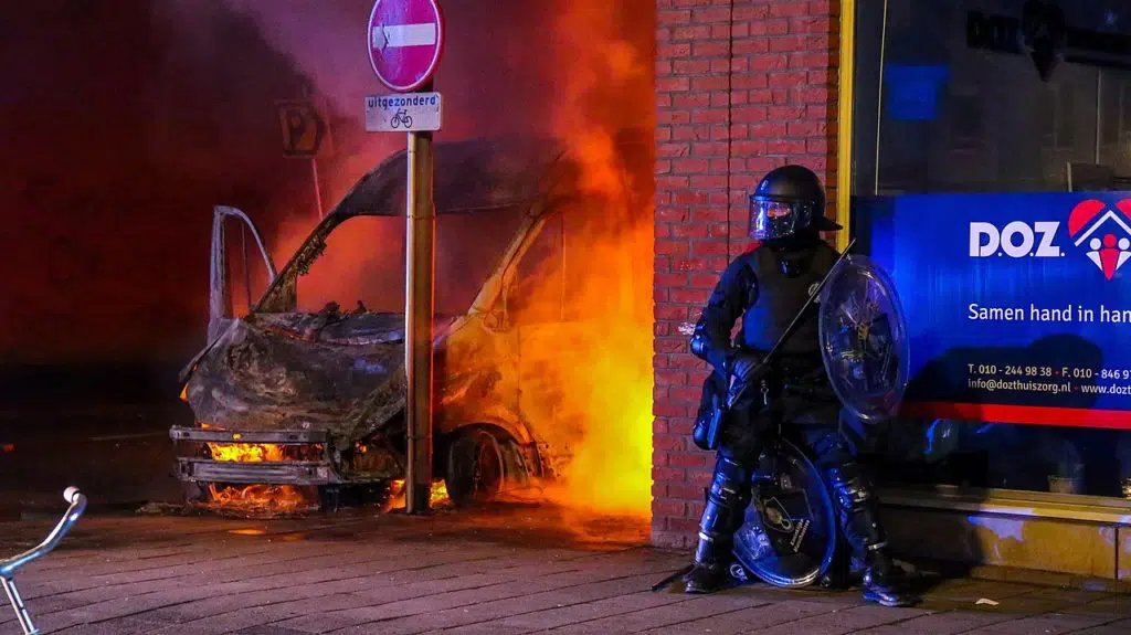 Riots in Holland covid-19