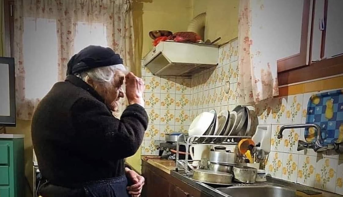 108 year old Greek yiayia (grandmother) prays for the whole world