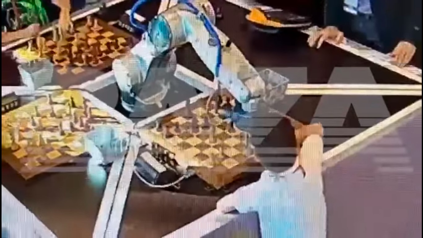 Chess Robot Breaks Finger