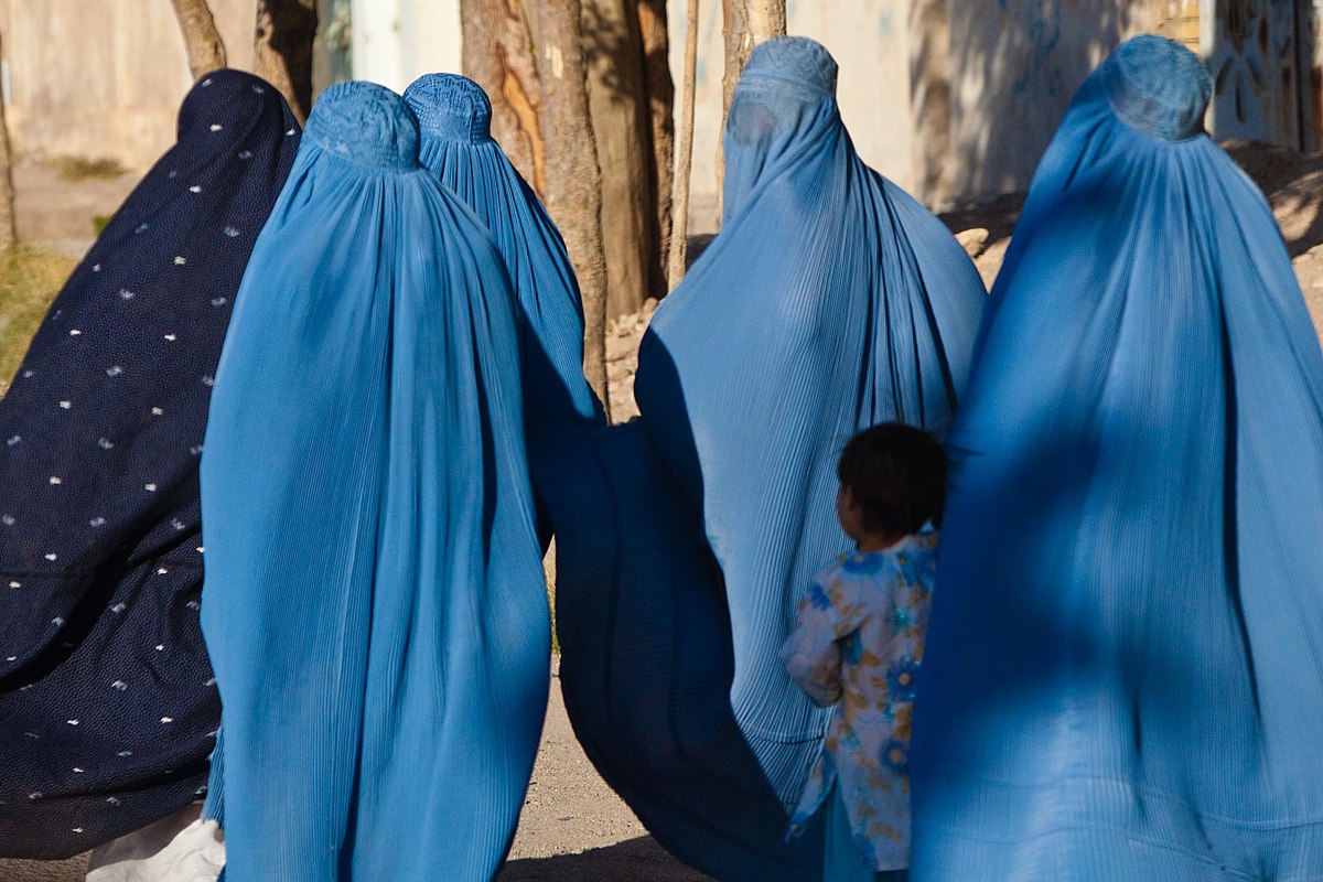 women dressed in burqa in Taliban Afghanistan