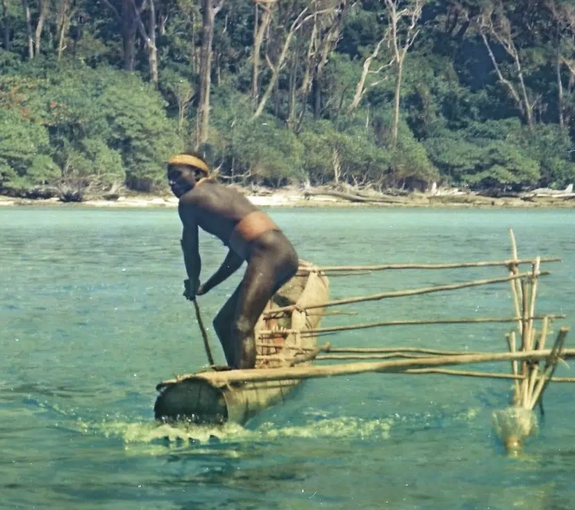 Sentinelese Tribal of India in a boat. Image Credits: Ministry of Tribal Affairs Government of India.