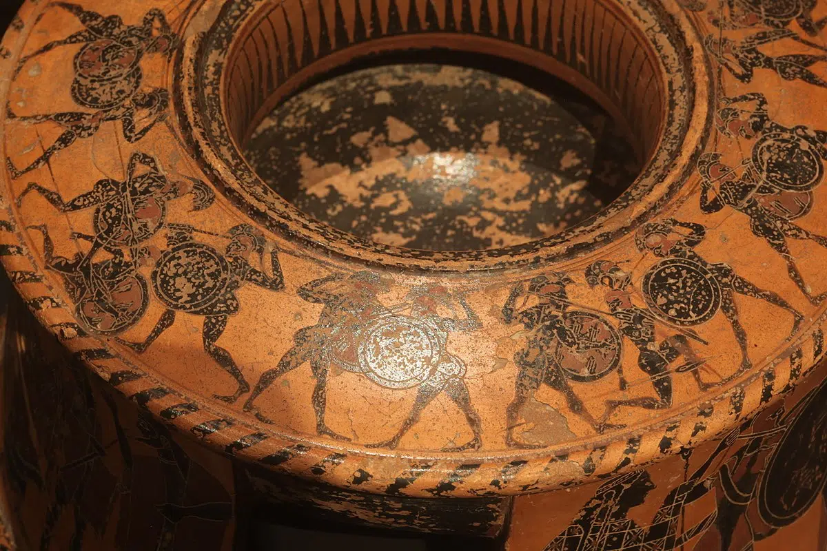 Ancient Greek vase depicting battle scenes from the Iliad, dated to between 575 and 555 BC
