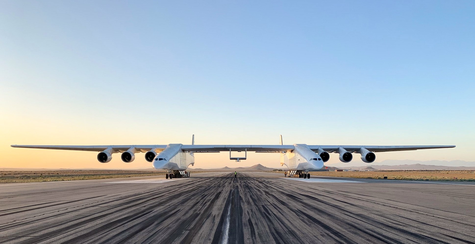World’s Largest Aircraft Stratolaunch Roc