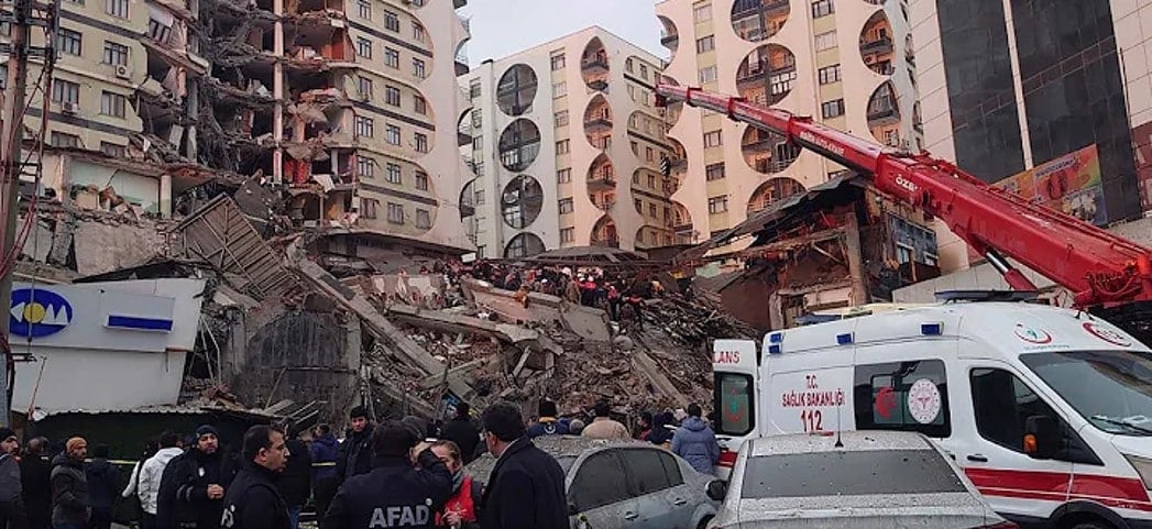 Winter weather conditions have made it more difficult for emergency services to rescue earthquake survivors in Turkey and Syria