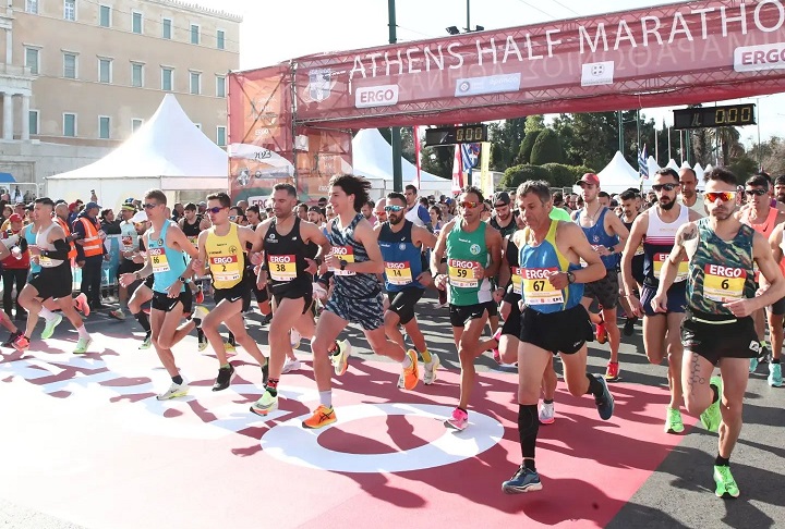 Runners during Athens Half-Marathon March 2023
