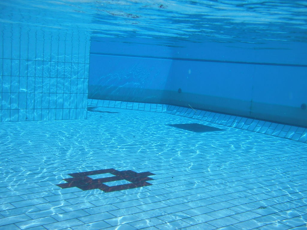 Swimming pool bottom
