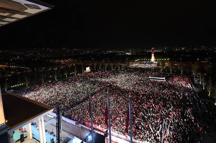 Erdogan supporters celebrate presidential win in Istanbul.