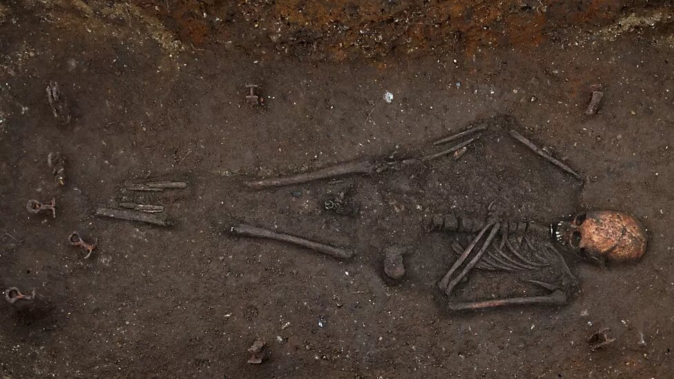 remains of teenage Anglo-Saxon girl