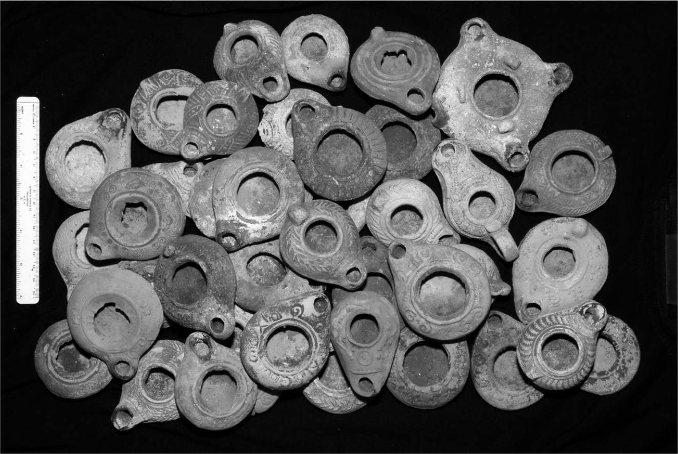 Group of intact oil lamps discovered in the Te’omim Cave