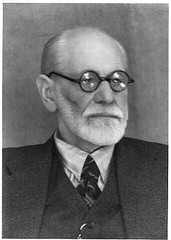 portrait of SIgmund Freud in black and white