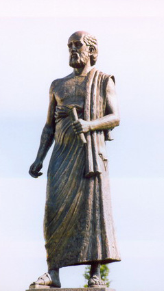 Aristarchus of Samos statue at the Aristotle University of Thessaloniki, Greece. Dr. Manuel / Public Domain