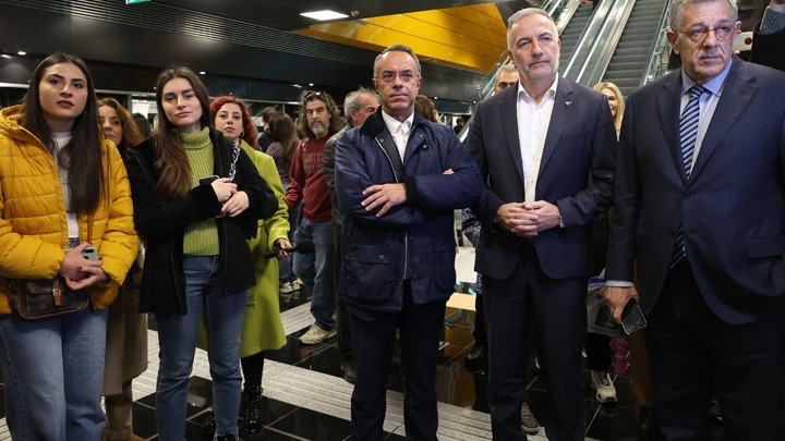 Minister Staikouras among the citizens visiting Thessaloniki metro station Agia Sofia during an Open House event.