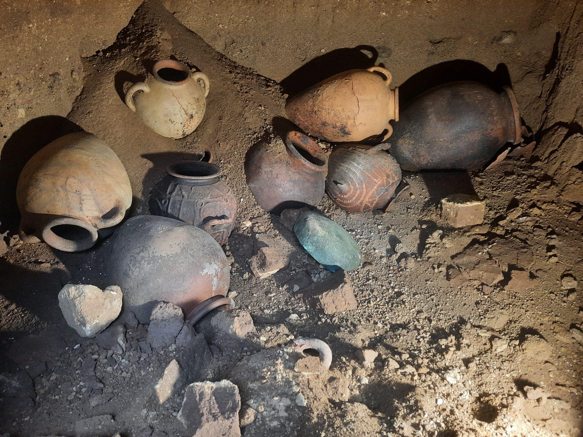 Pottery in Intact 2600-Year-Old Etruscan Tomb