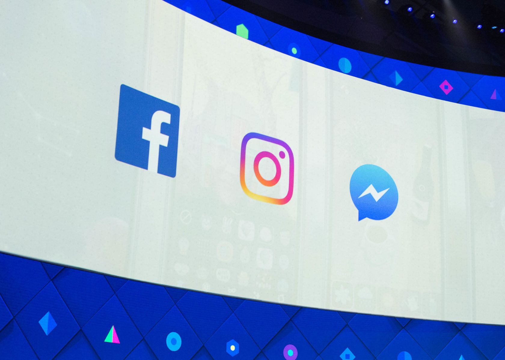 Meta to End Cross-Messaging Between Instagram and Facebook