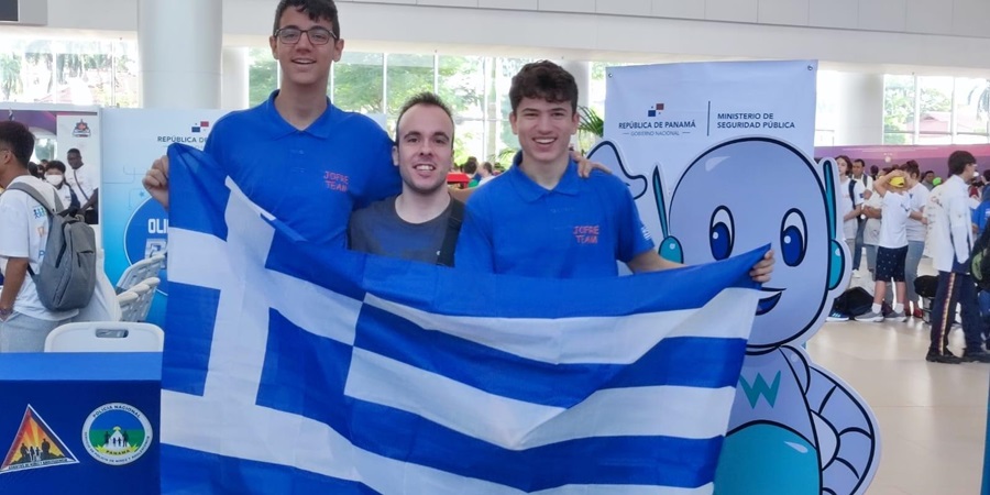 Greek students World Robot Olympiad