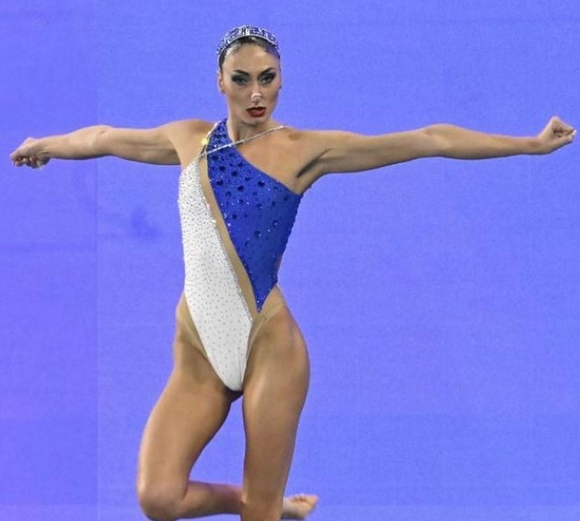 Evangelia Plataniotis wins silver in free solo at Aquatic World Championships with Syrtaki dance routine.