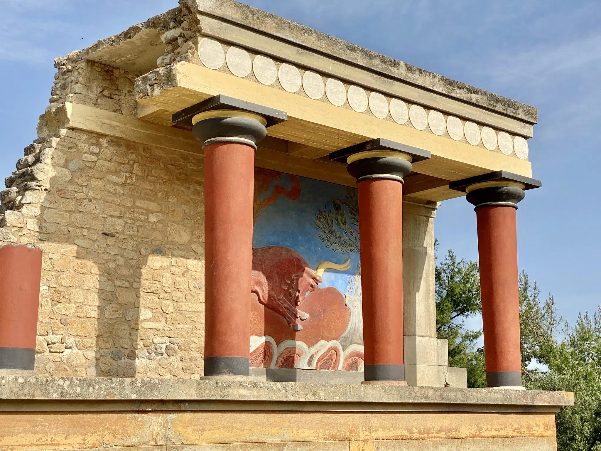 For hundreds of years historians, geologists, scientists and archaeologists have been trying to discover how Minoan civilization came to an end. 