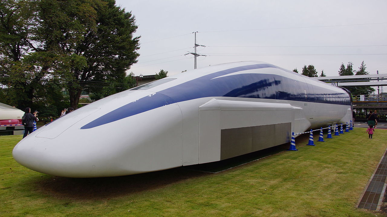 ‘Floating’ Hyperloop Train