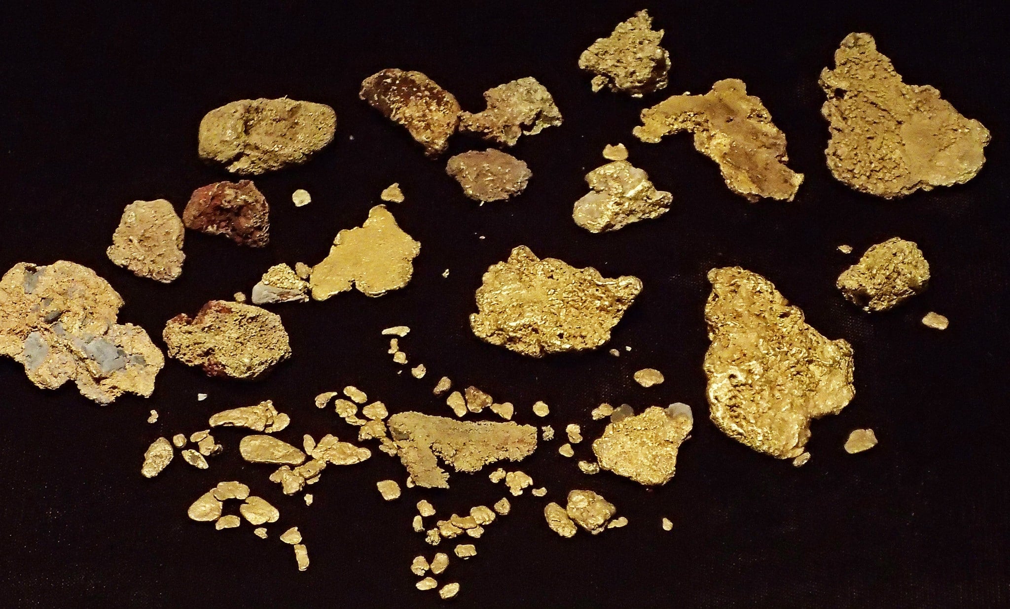 Gold nuggets (placer gold)