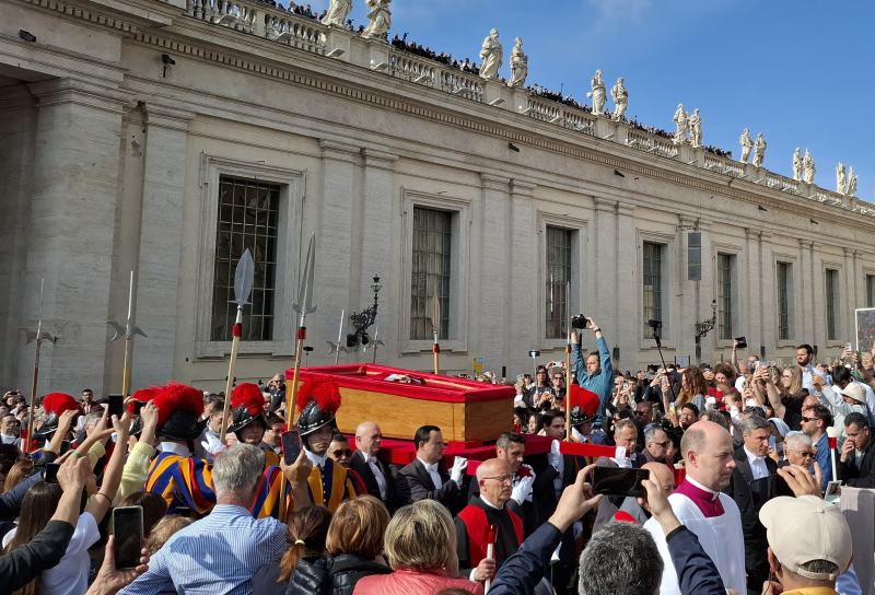 Pope Francis Funeral Vatican Faithful