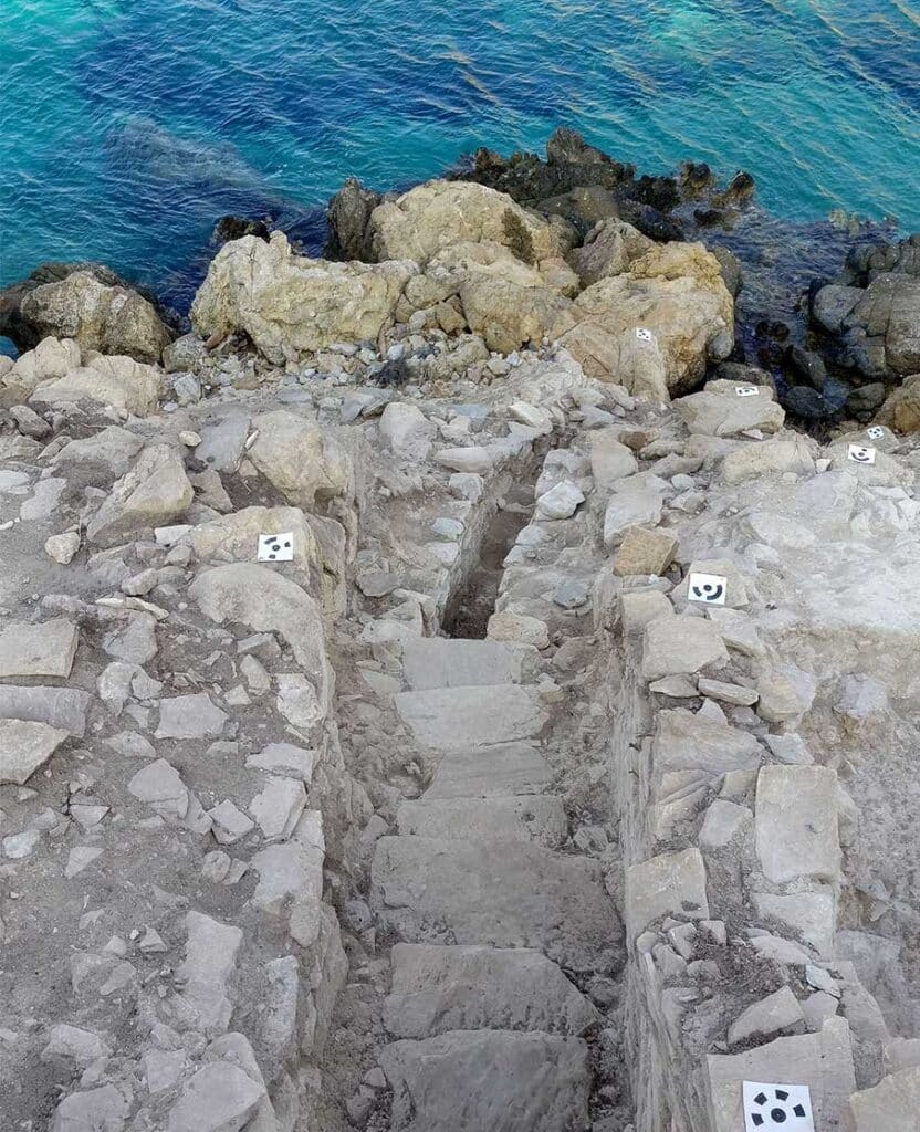 Stairway unearthed on Daskalio from the time when the islet was connected with Keros before the connecting strip of land was swallowed by the sea.