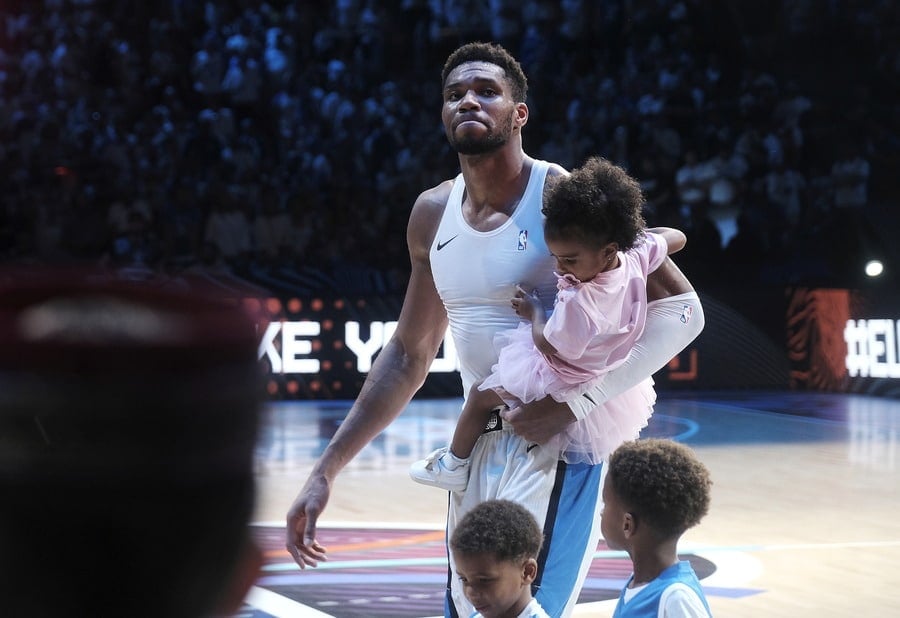 Greek Police Contact Antetokounmpo household implicit online threats