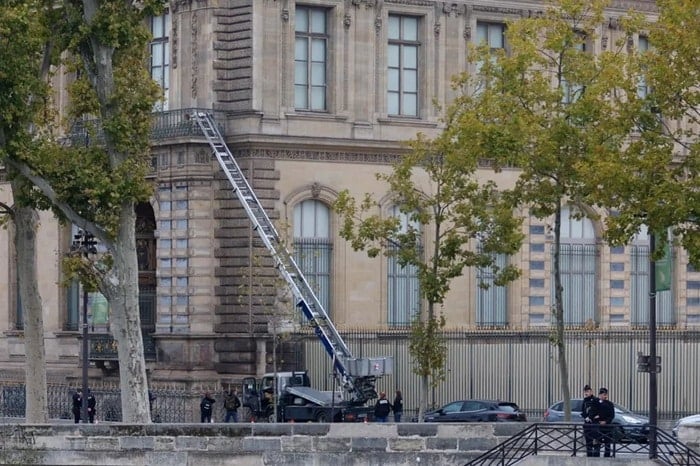 Heist Louvre Museum
