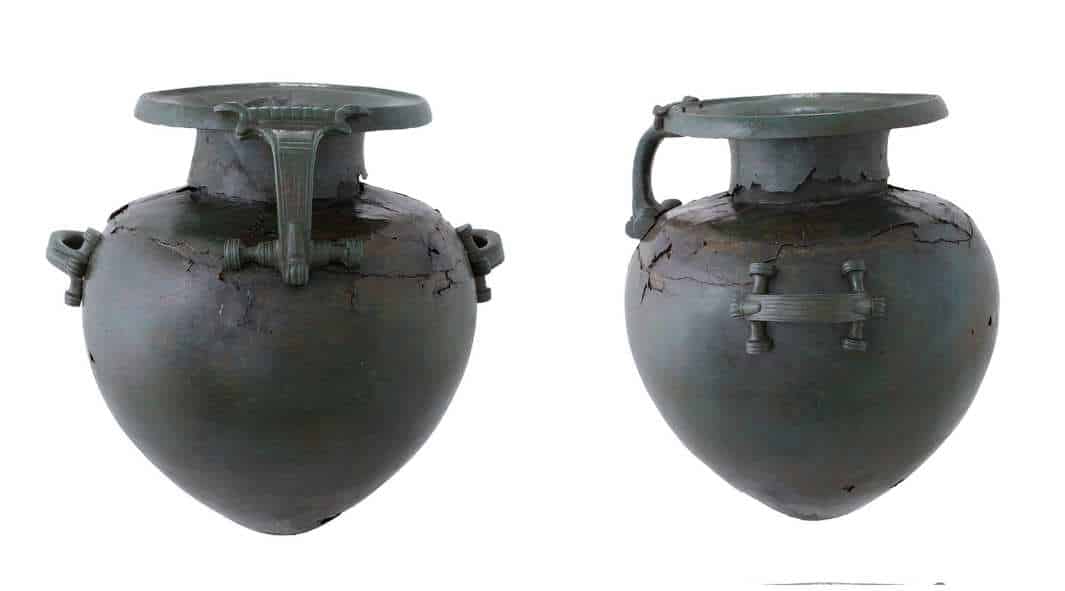 2,500-Year-Old Ancient Greek Vase Found in Hungary Was Made by Spartans
