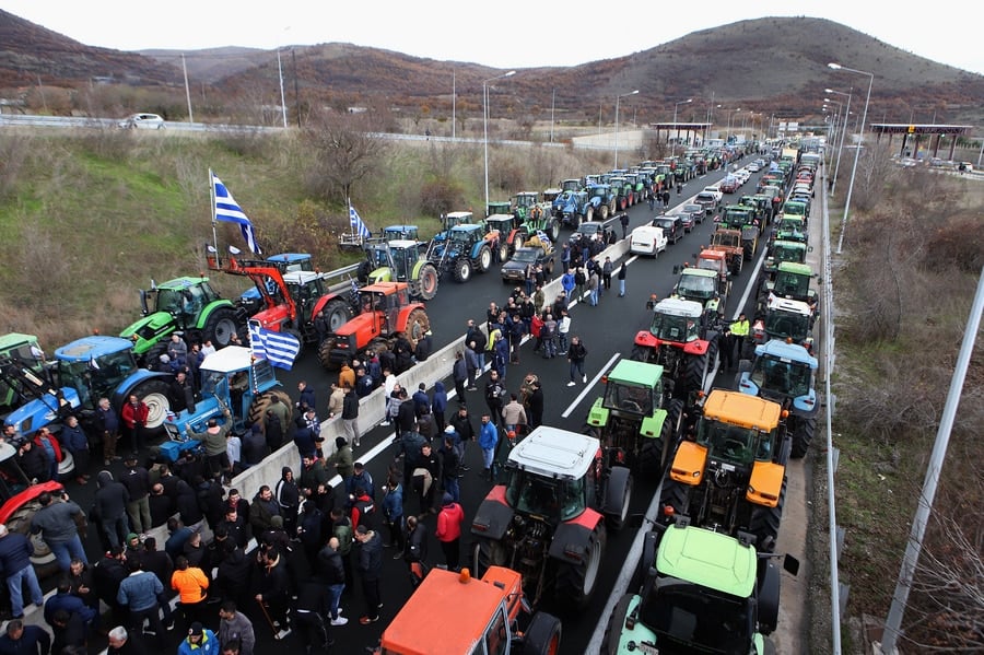 Farmers in Greece Intensify Protests, Major Highways Blocked