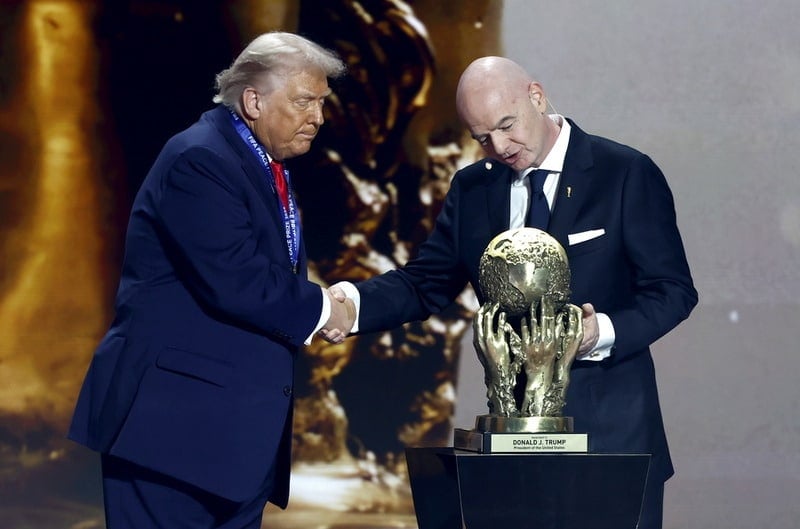 FIFA Honors US President Trump with Peace Prize at 2026 World Cup Draw