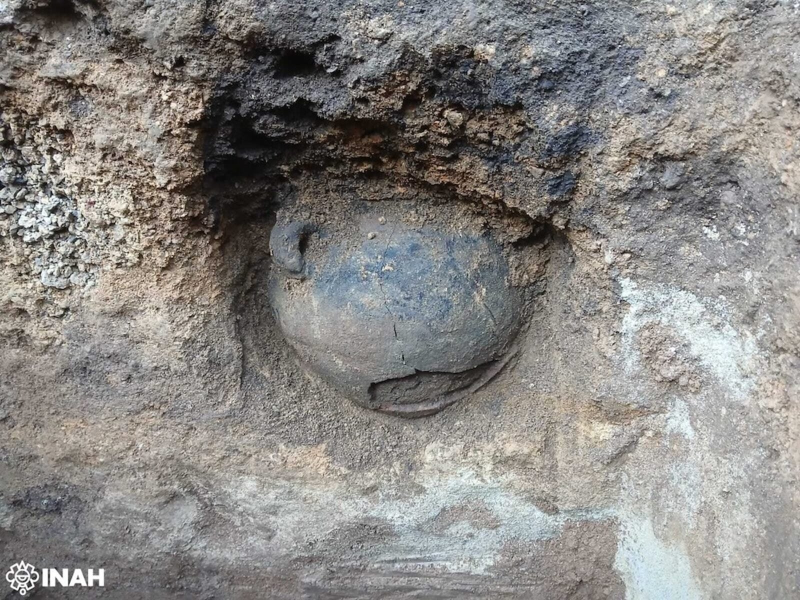 Ancient Ritual Pot Unearthed in Mexico’s Xiutetelco Unlocks Lost Ceremonial Secrets