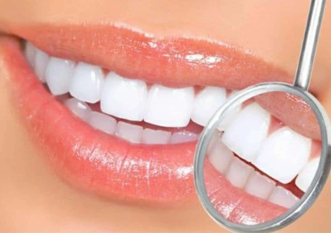 Scientists Develop Toothbrush-Activated Whitening Powder to Repair Teeth