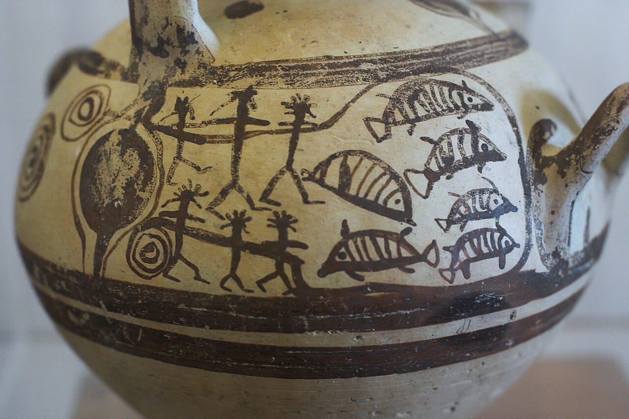 Detail of the fishing scene painted on the hydria from Aplomata in Naxos