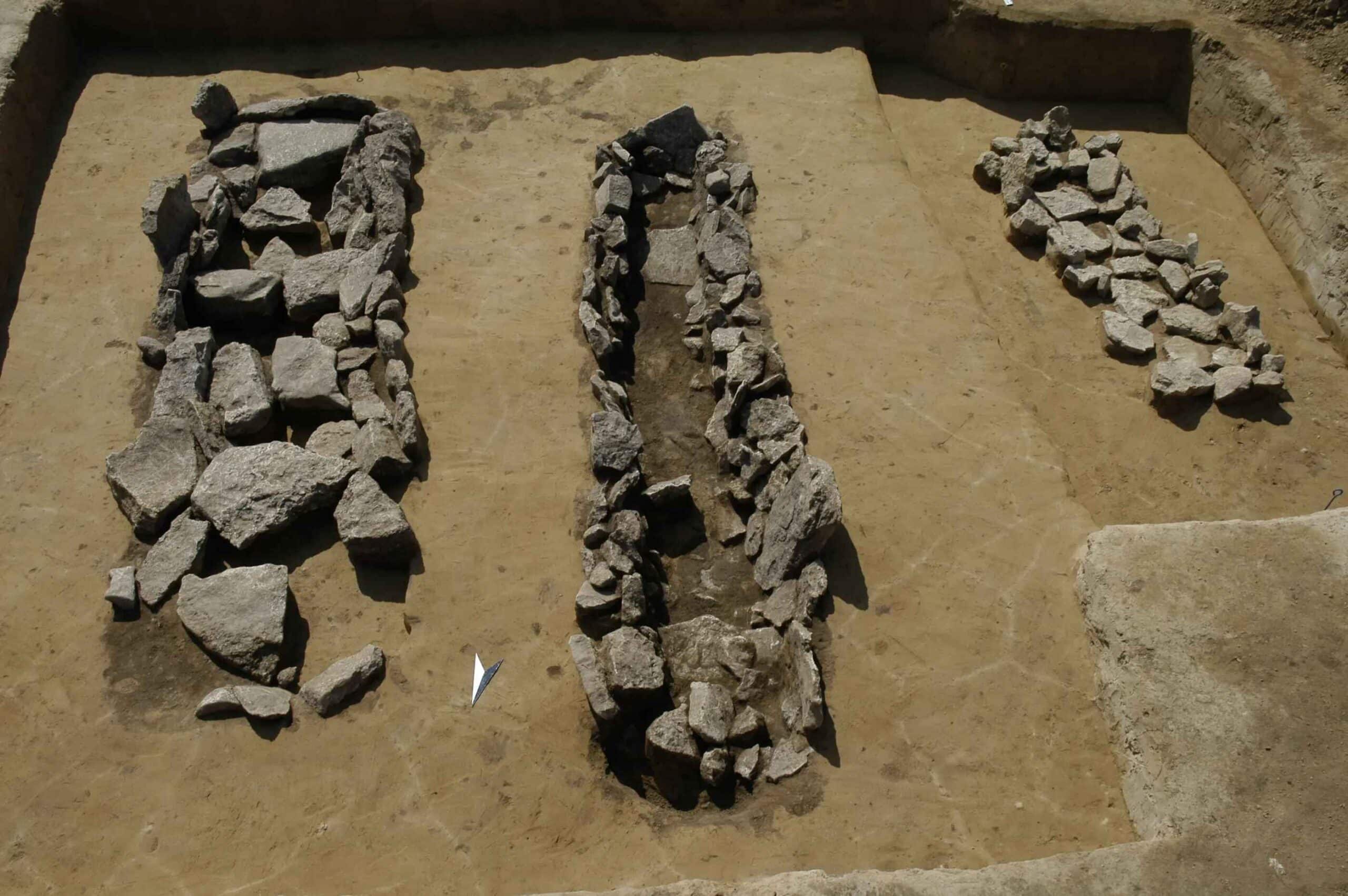 Graves with stone built walls near Esperstedt