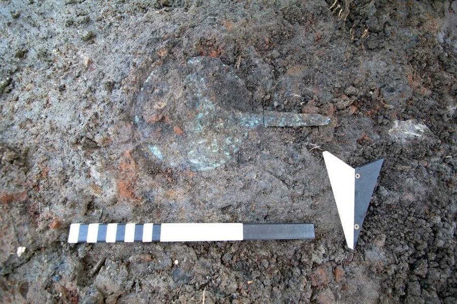 A mirror found in the excavations of the temple in Kleidi Samikon