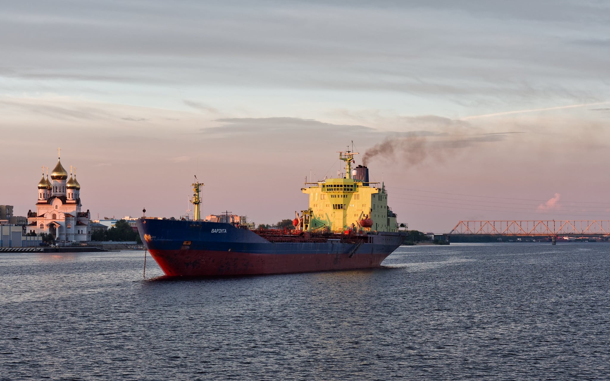 Russian Oil Tankers Head to Cuba as Blackouts Deepen Crisis