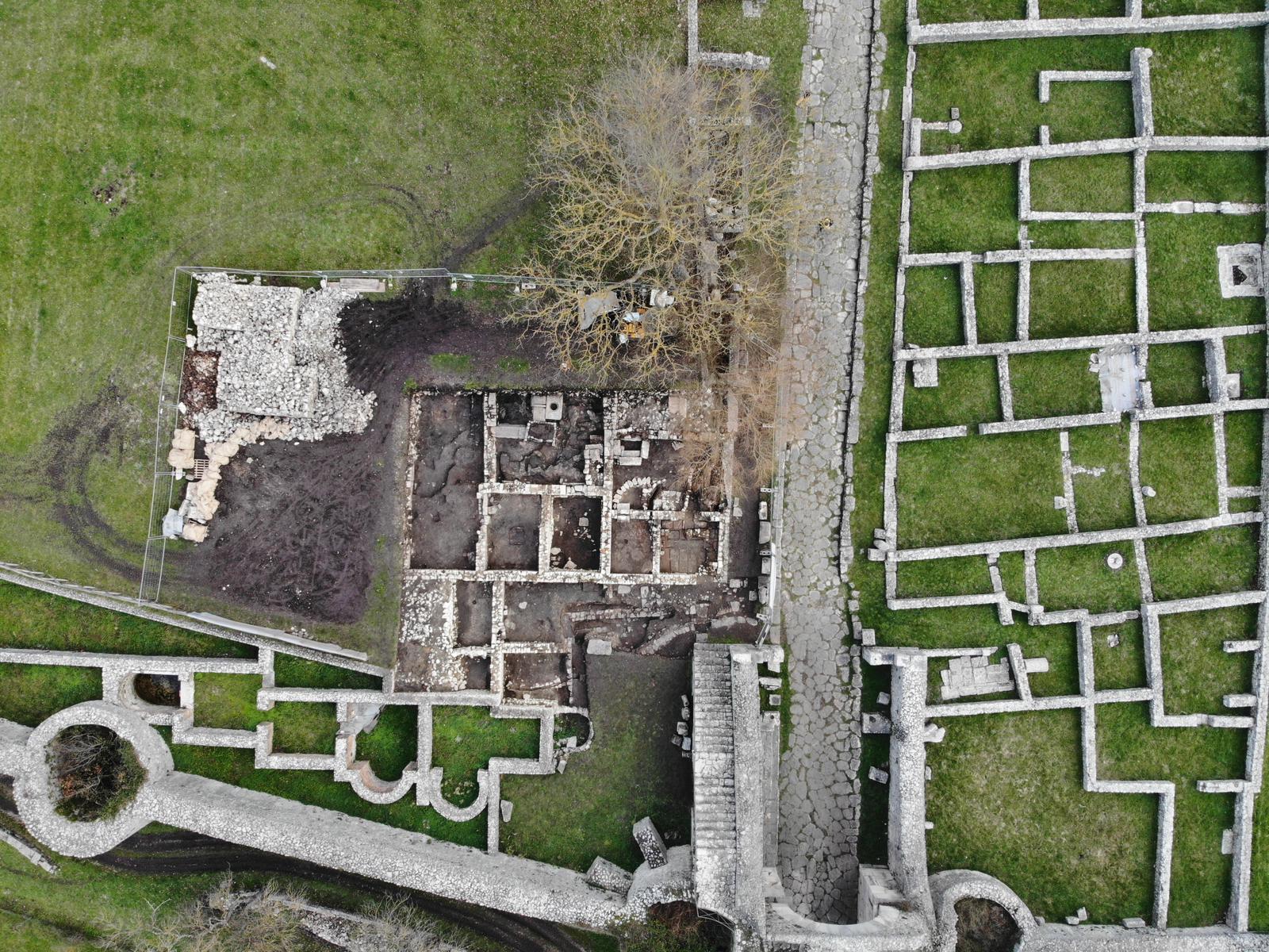 Hidden Treasure Found in Ancient Roman House with Surprising Technology