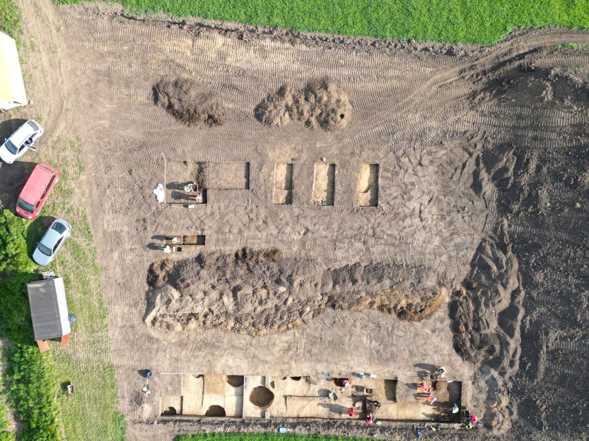 Over 1,000 Artifacts from Bronze Age to Roman Period Discovered in Czech Republic