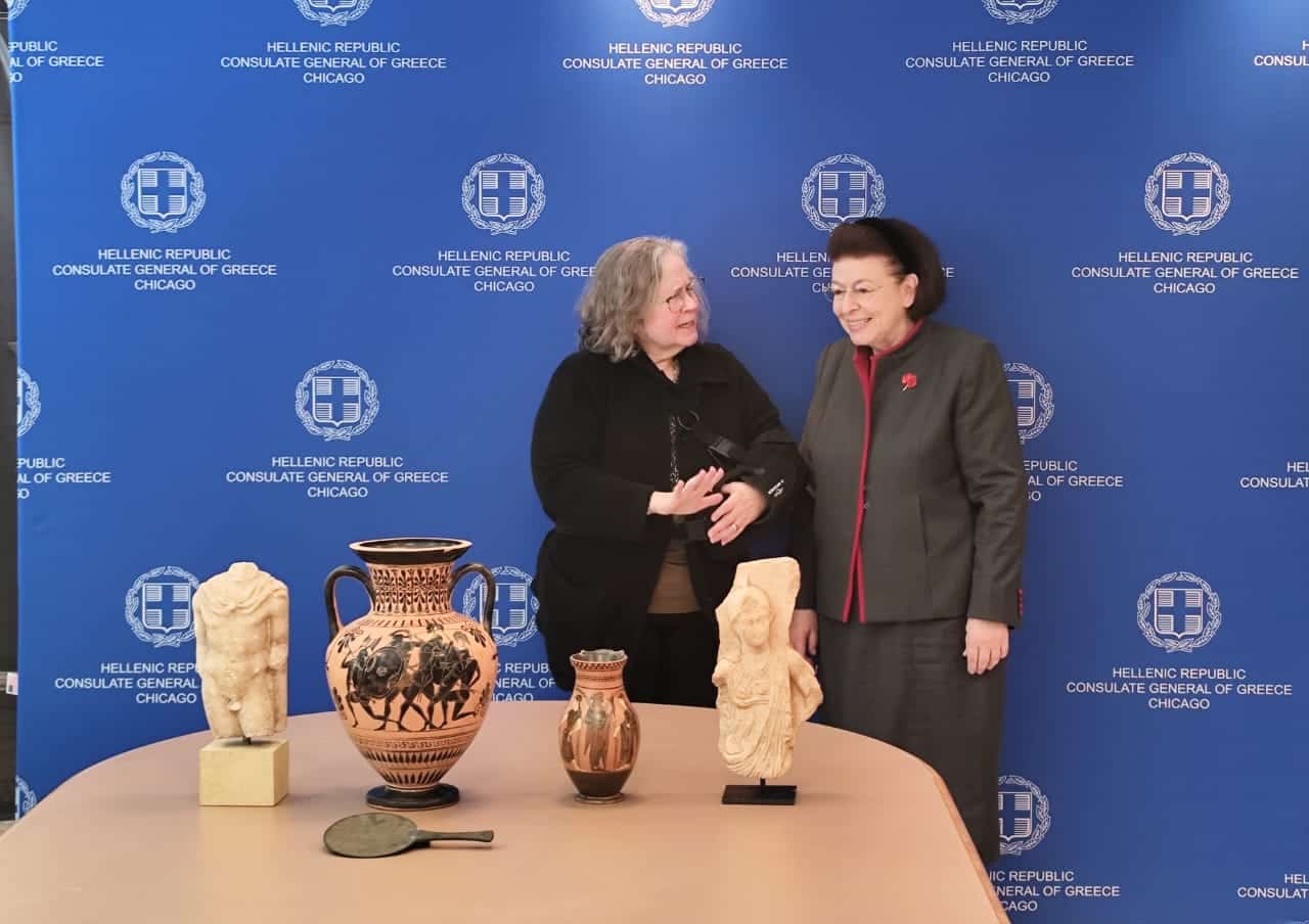 Jennifer Gray, left, and Greek Culture Minister Lina Mendoni at the Greek Consulate General in Chicago